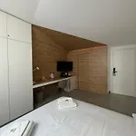 ベッド・アンド・ブレックファスト Space Tower 4*