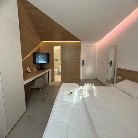 Space Tower Bed & Breakfast *
