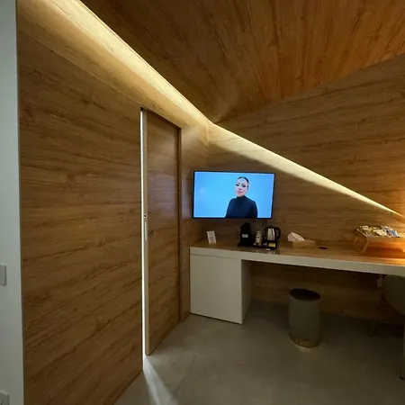 Space Tower Bed & Breakfast *