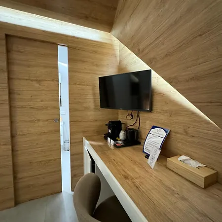 Space Tower Bed & Breakfast *