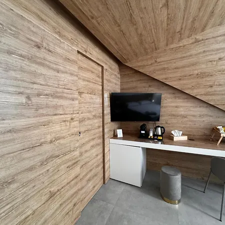 Bed & Breakfast Space Tower 4*