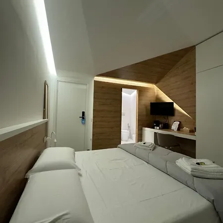 Bed & Breakfast Space Tower 4*