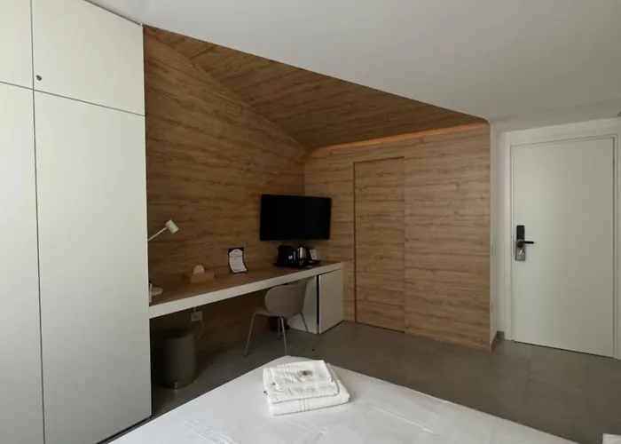 Bed & Breakfast Space Tower 4*