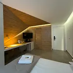 Couette-café Space Tower 4*
