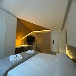Space Tower Bed and Breakfast Νάπολη