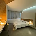 Space Tower 4* Νάπολη