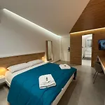 Space Tower 4* Naples