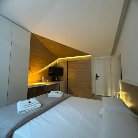 Space Tower Bed & Breakfast Naples