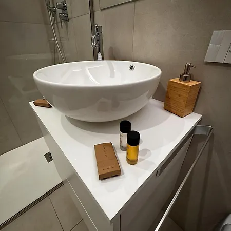 Bed & Breakfast Space Tower