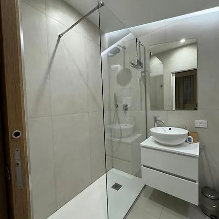 Space Tower 4* Naples